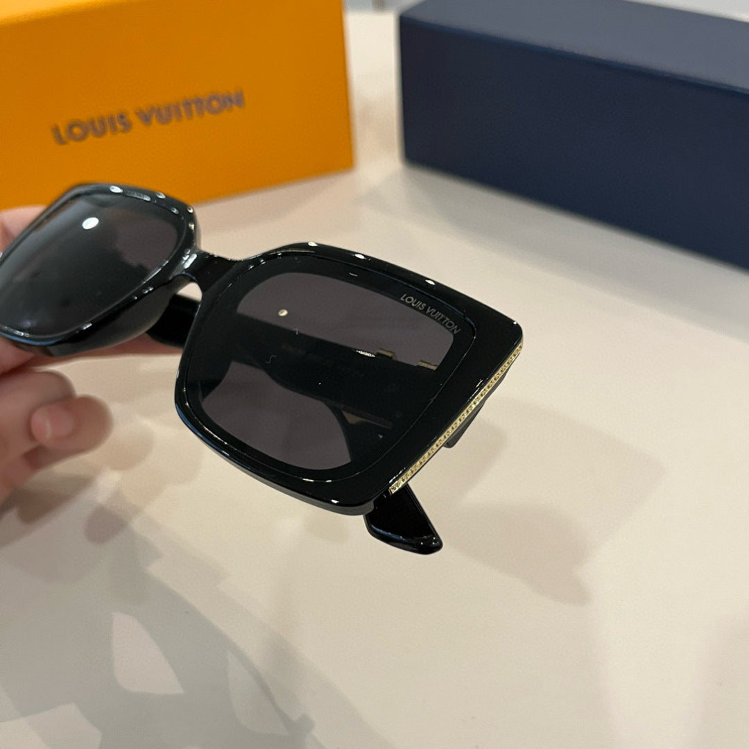 Louis Vuitton Fashion Black Lens Sunglasses for Men & Women - 371432 - detail image 5