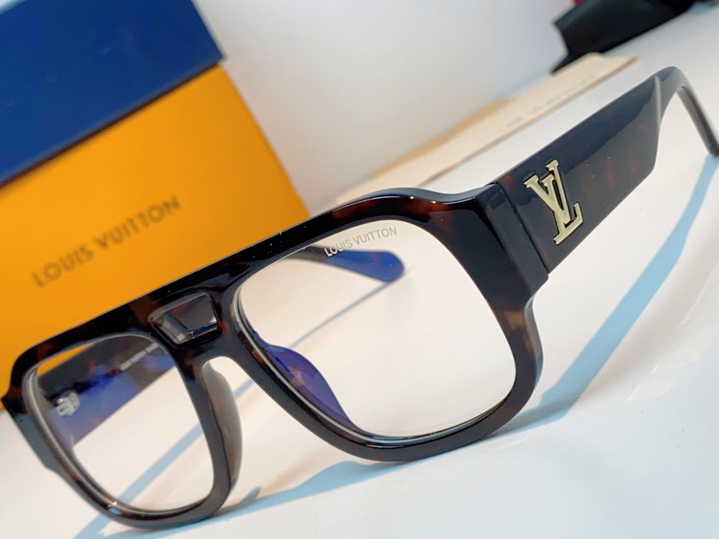 Louis Vuitton Aviator Black Lens Sunglasses for Men & Women - 371377 - detail image 7