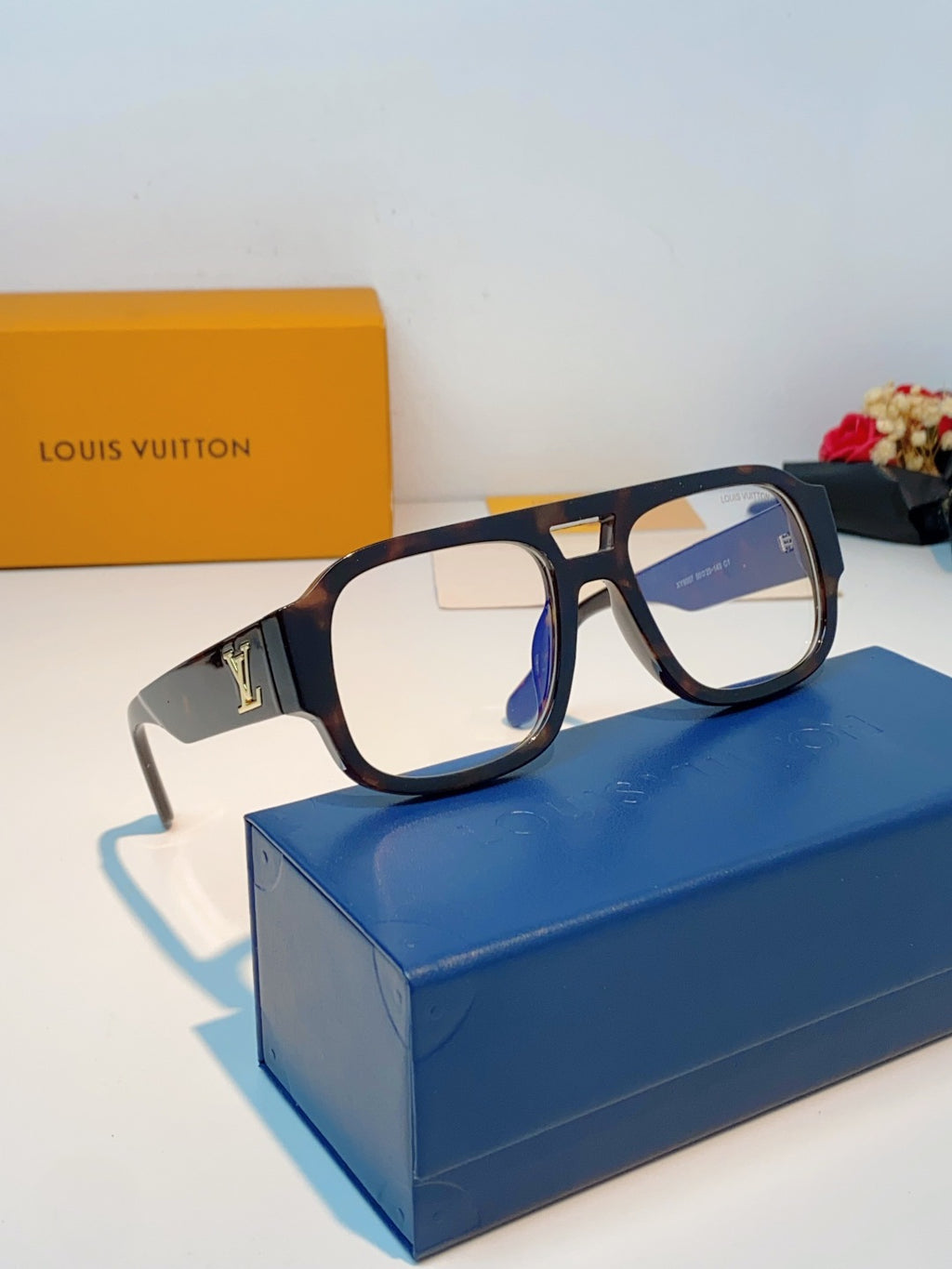 Louis Vuitton Aviator Black Lens Sunglasses for Men & Women - 371377 - detail image 10