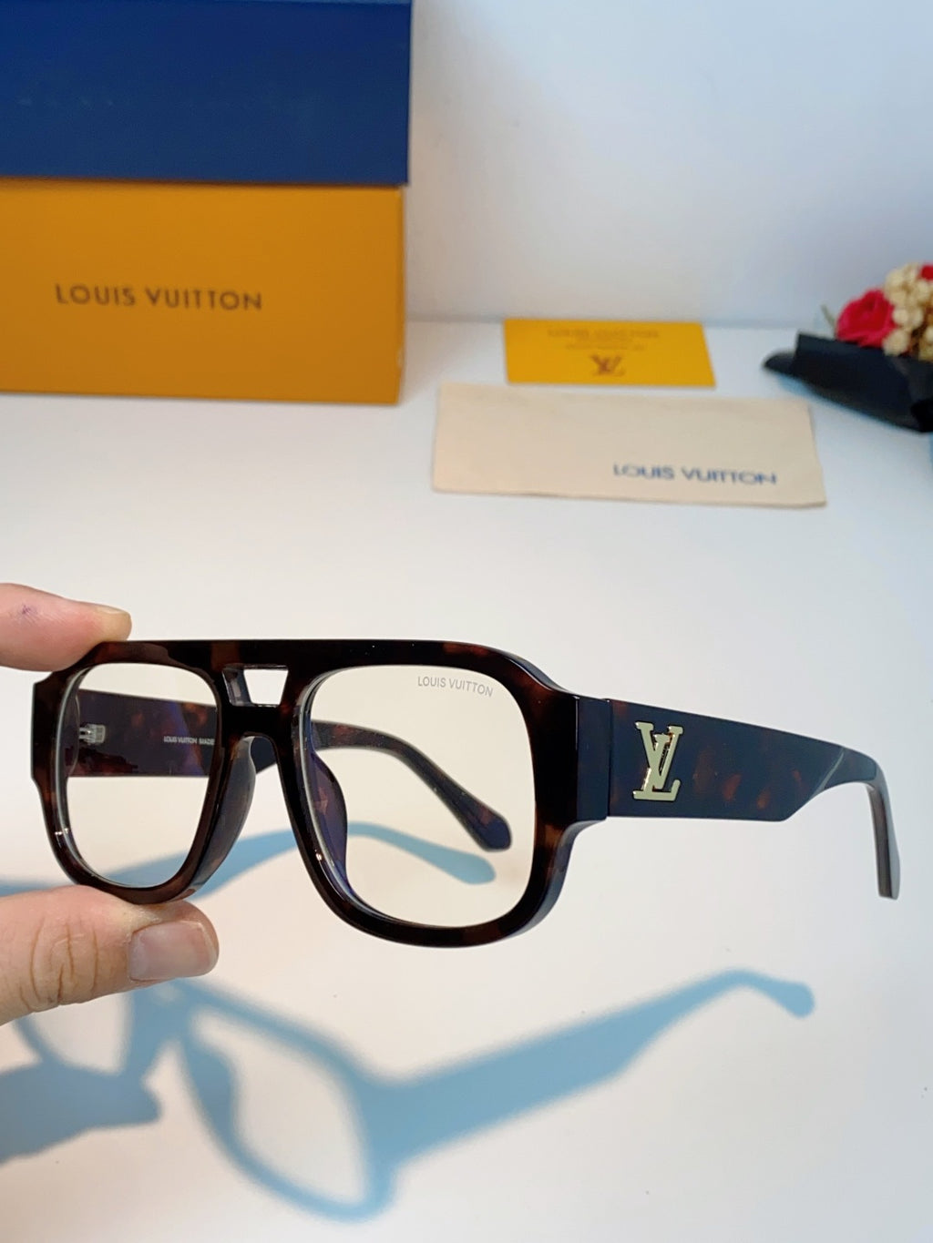 Louis Vuitton Aviator Black Lens Sunglasses for Men & Women - 371377 - detail image 6