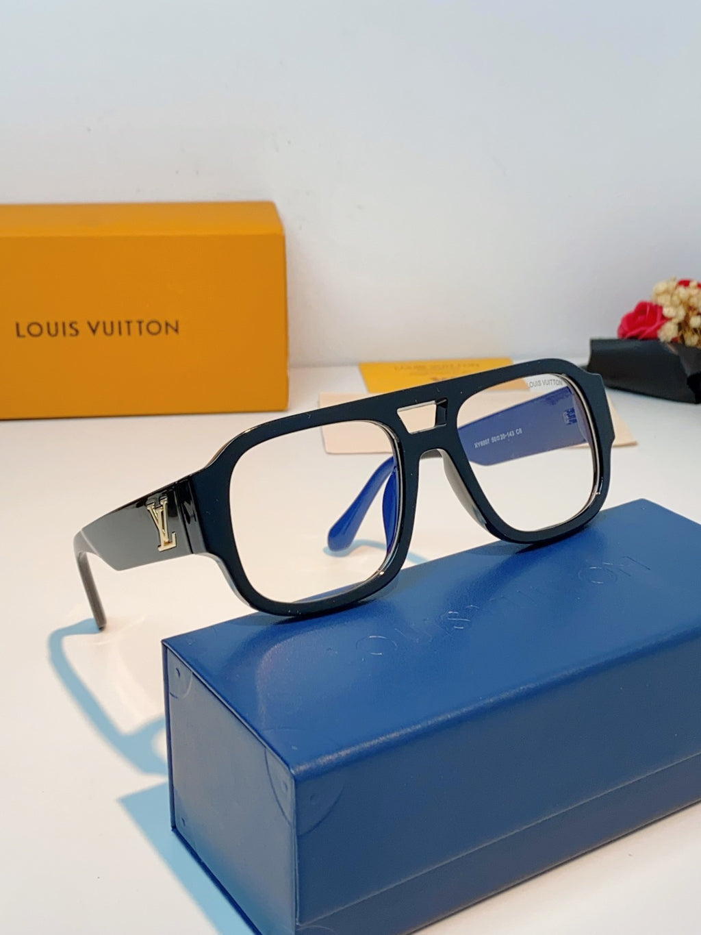 Louis Vuitton Aviator Black Lens Sunglasses for Men & Women - 371378 - detail image 10