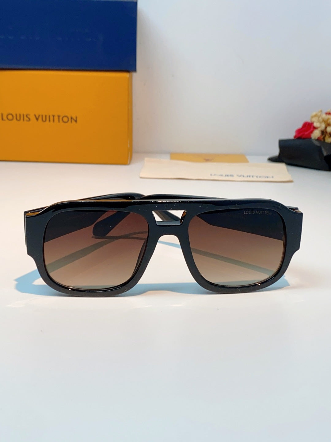 Louis Vuitton Aviator Black Lens Sunglasses for Men & Women - 371381 - detail image 2