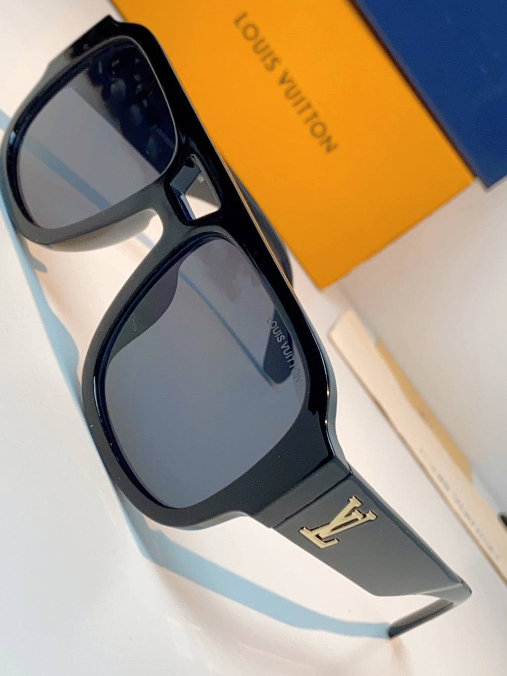 Louis Vuitton Aviator Blue Lens Sunglasses for Men & Women - detail image 7