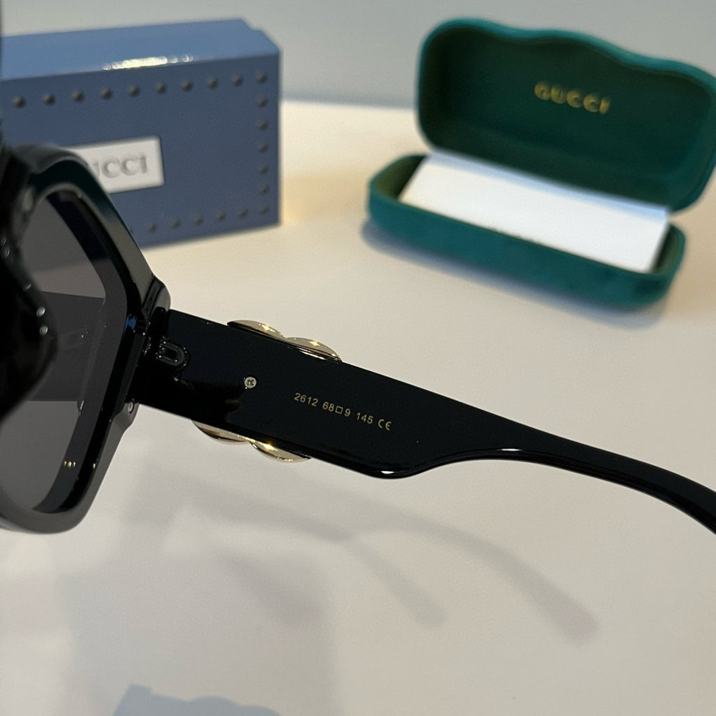 Gucci Oversized Black Lens Sunglasses for Men & Women - 464868 - detail image 9