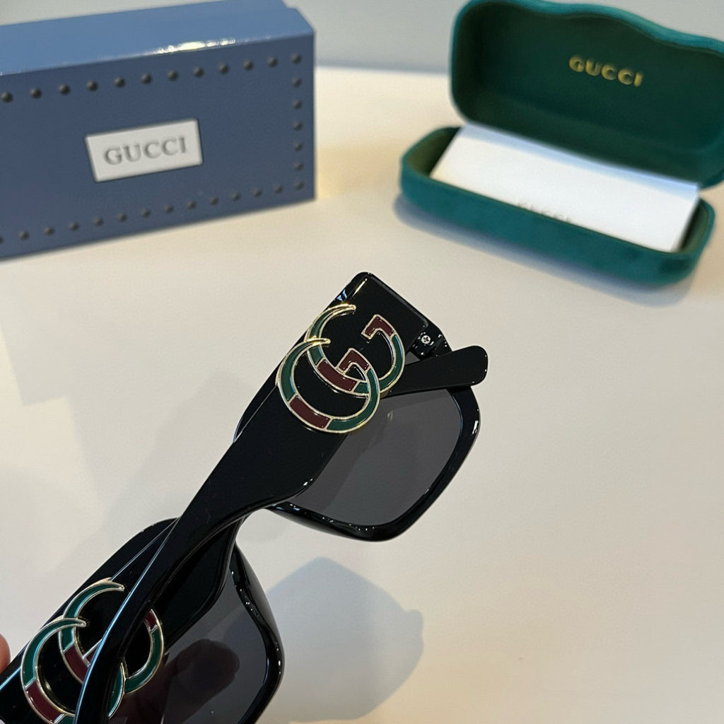 Gucci Oversized Black Lens Sunglasses for Men & Women - 464868 - detail image 6