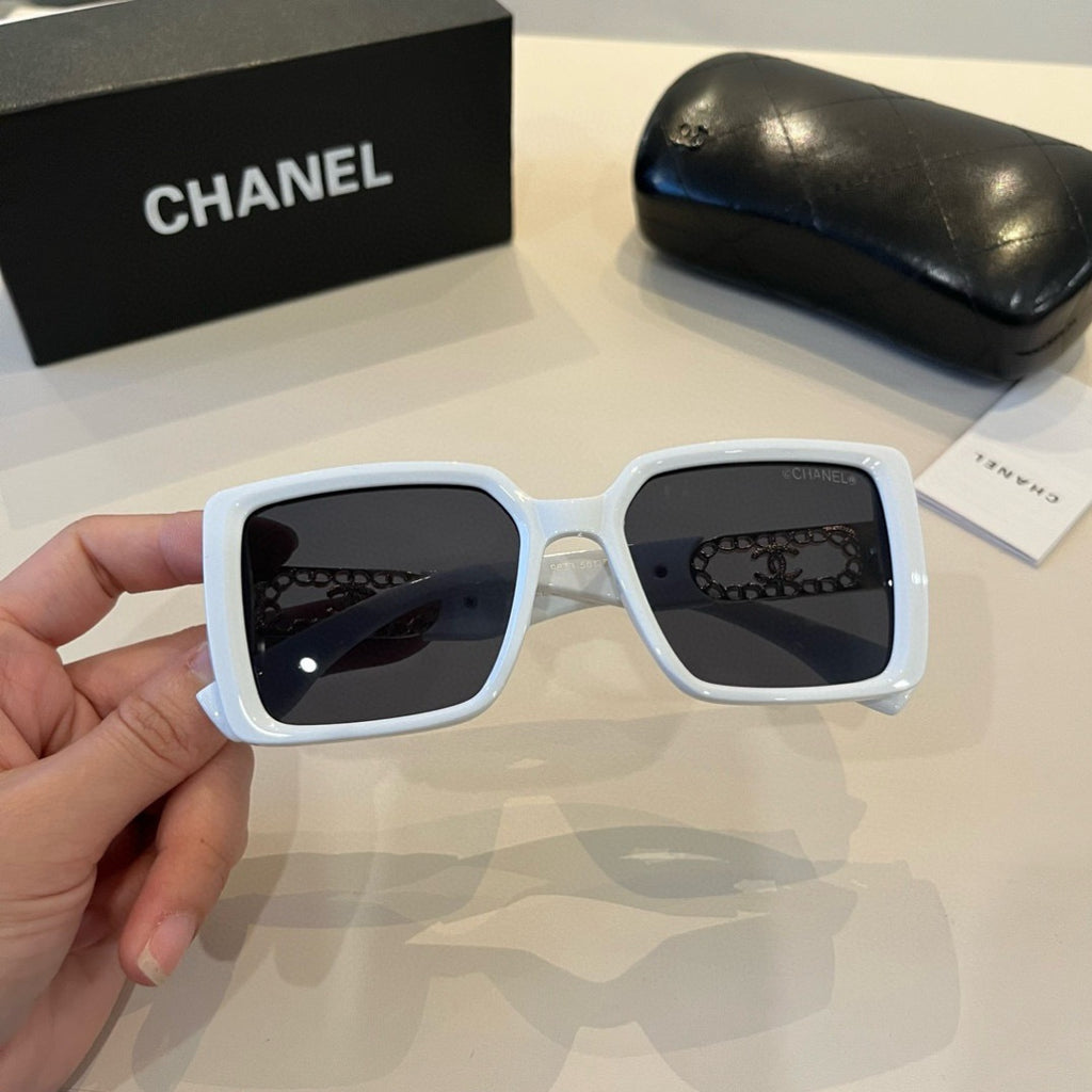 Chanel Oversized Silver Lens Sunglasses for Men & Women - 486679 - detail image 3