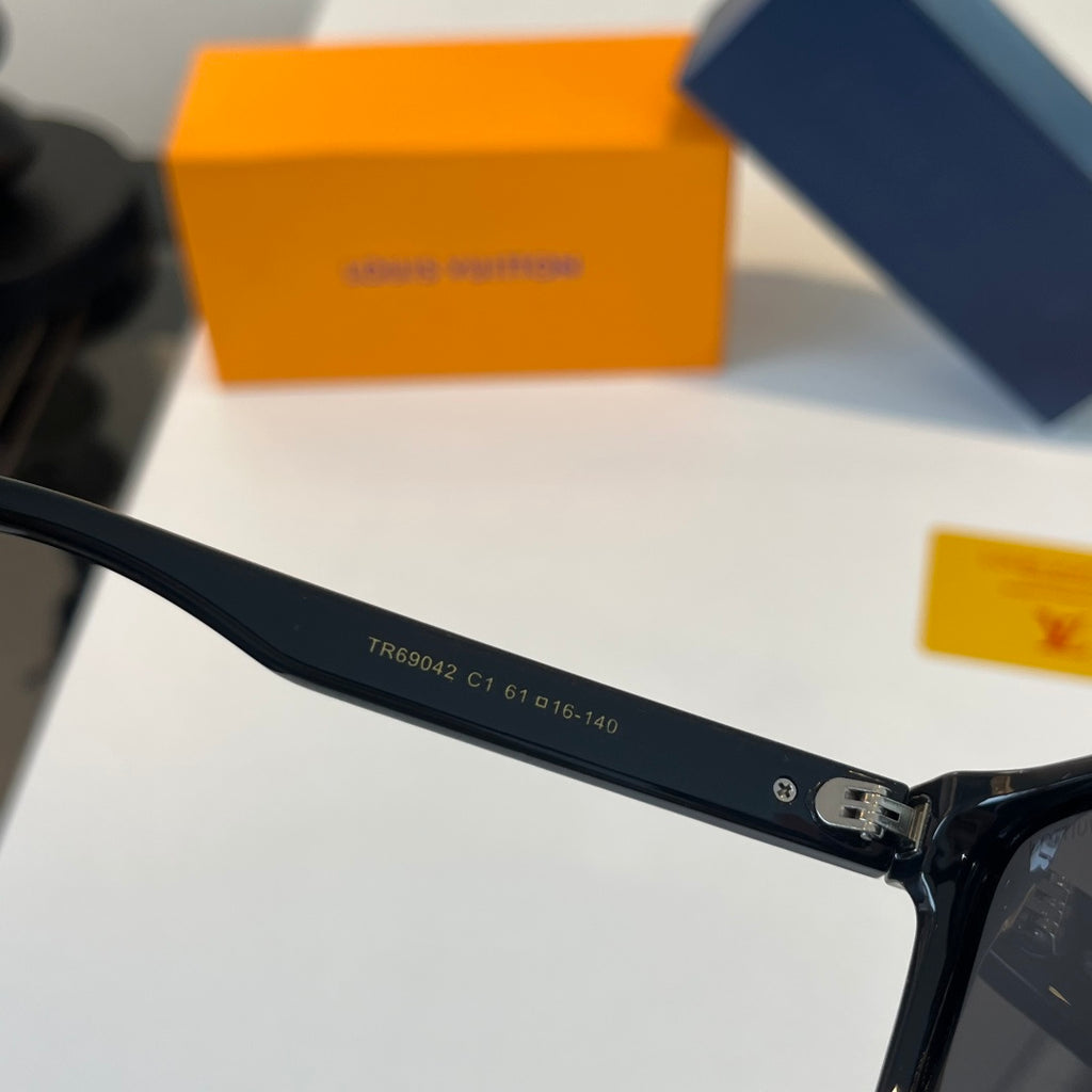 Louis Vuitton Fashion Black Lens Sunglasses for Men & Women - 414788 - detail image 9