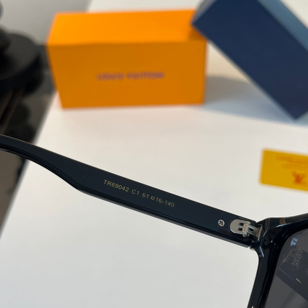 Louis Vuitton Fashion Black Lens Sunglasses for Men & Women - 371417 - detail image 9