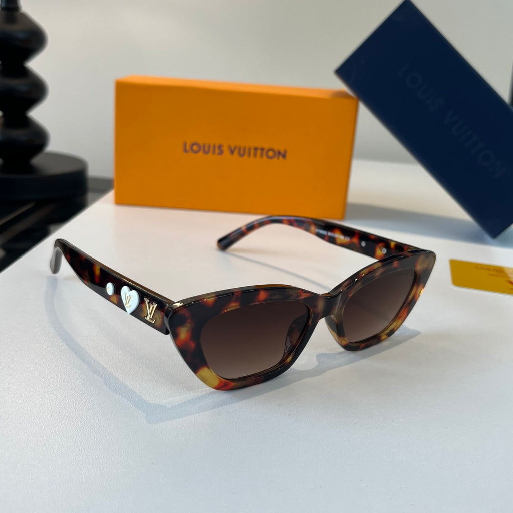 Louis Vuitton Fashion Black Lens Sunglasses for Men & Women - 371418