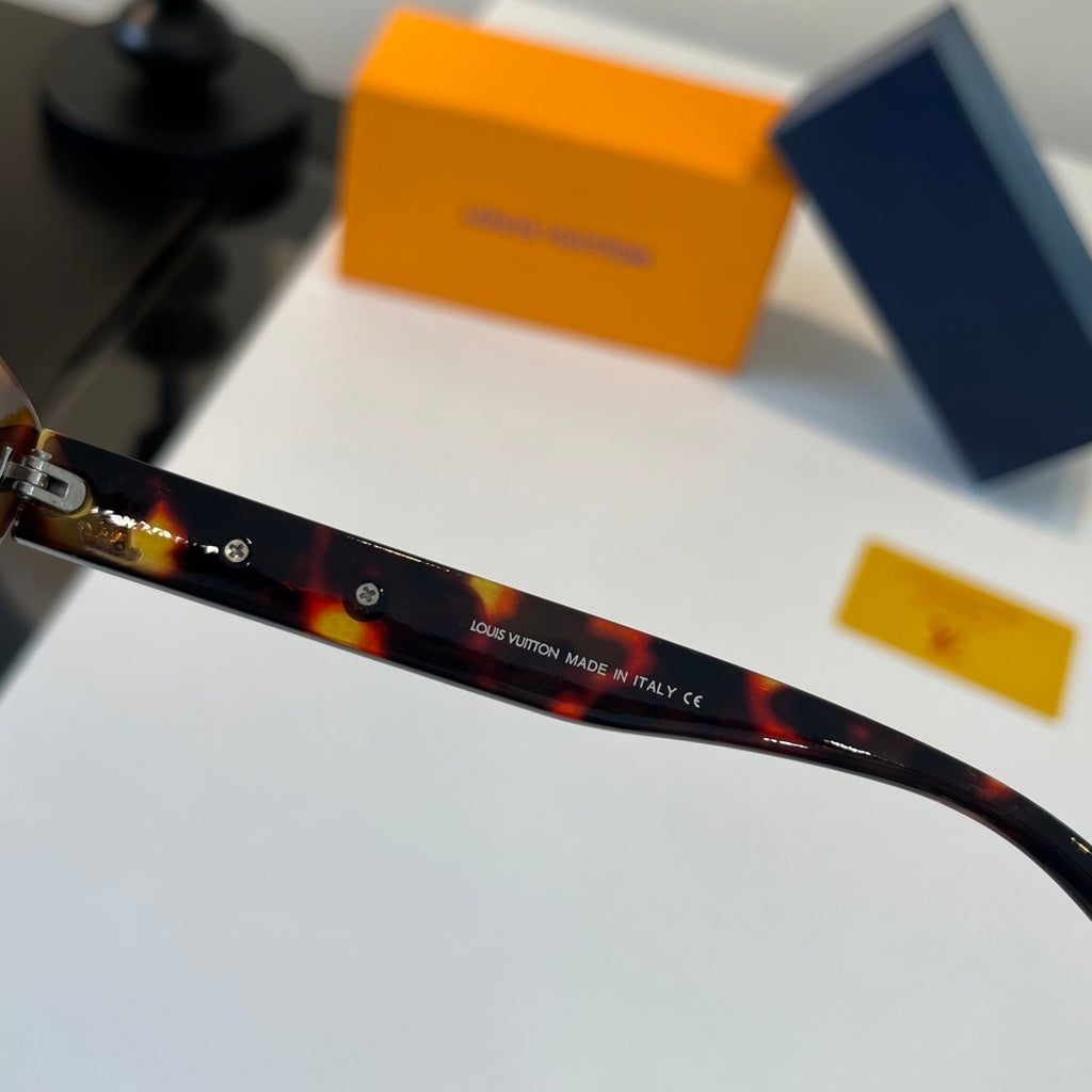 Louis Vuitton Fashion Black Lens Sunglasses for Men & Women - 414789 - detail image 10