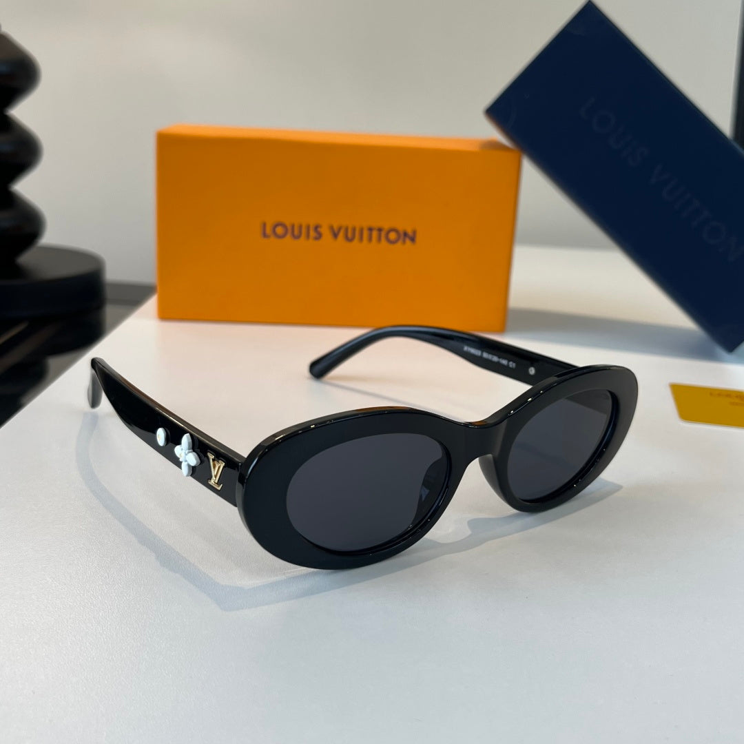 Louis Vuitton Fashion Black Lens Sunglasses for Men & Women - 371421