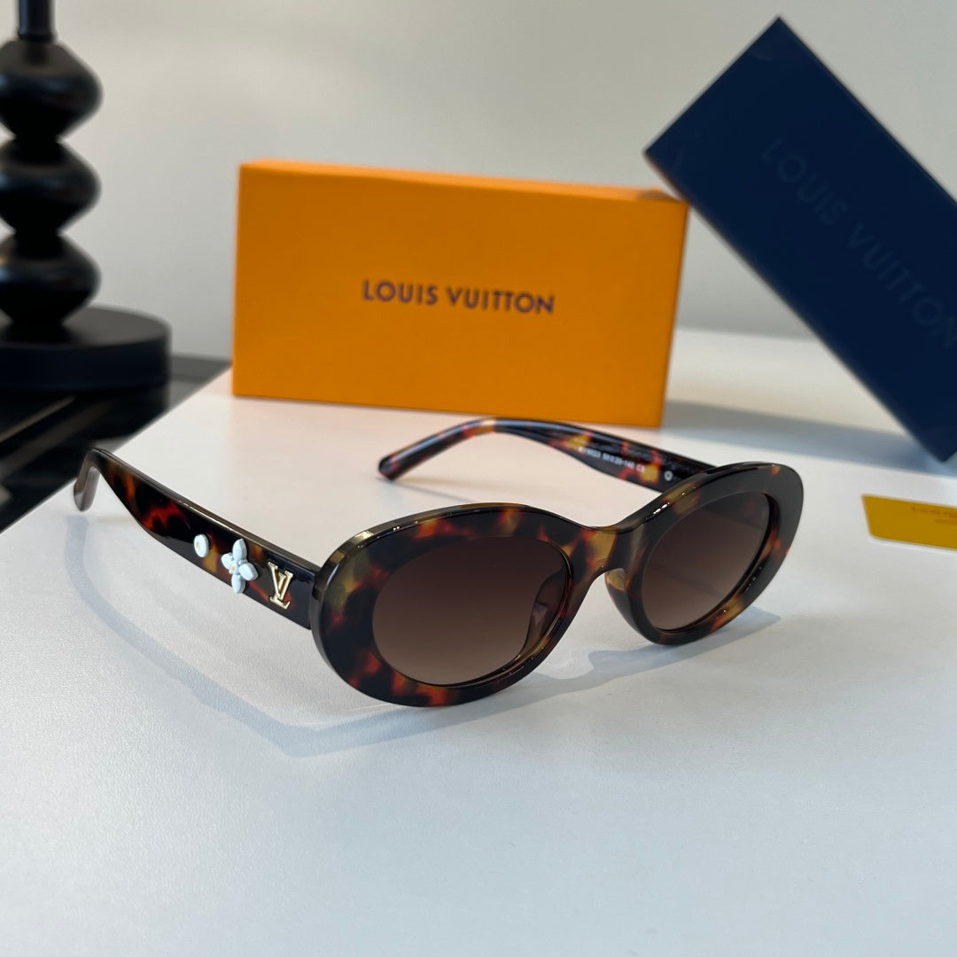 Louis Vuitton Fashion Black Lens Sunglasses for Men & Women - 371423