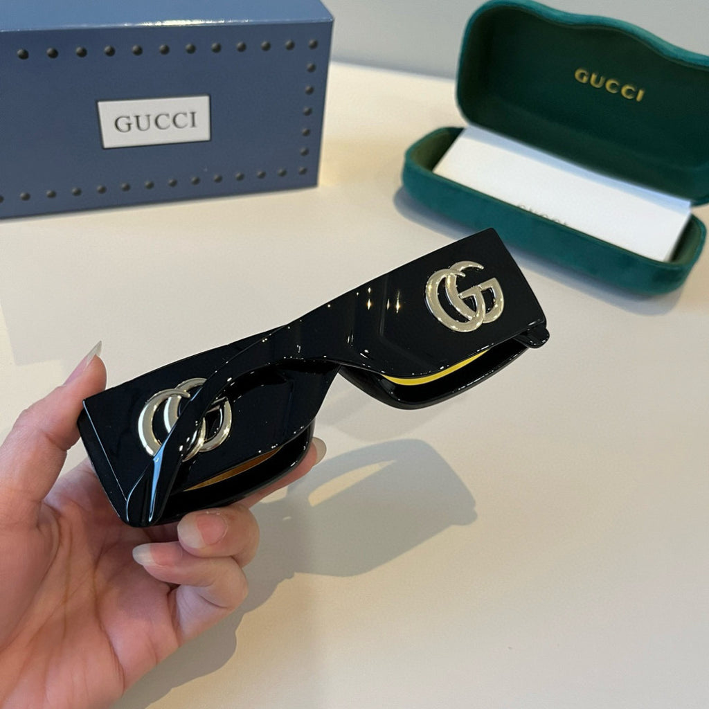 Gucci Oversized Black Lens Sunglasses for Men & Women - 486336 - detail image 6