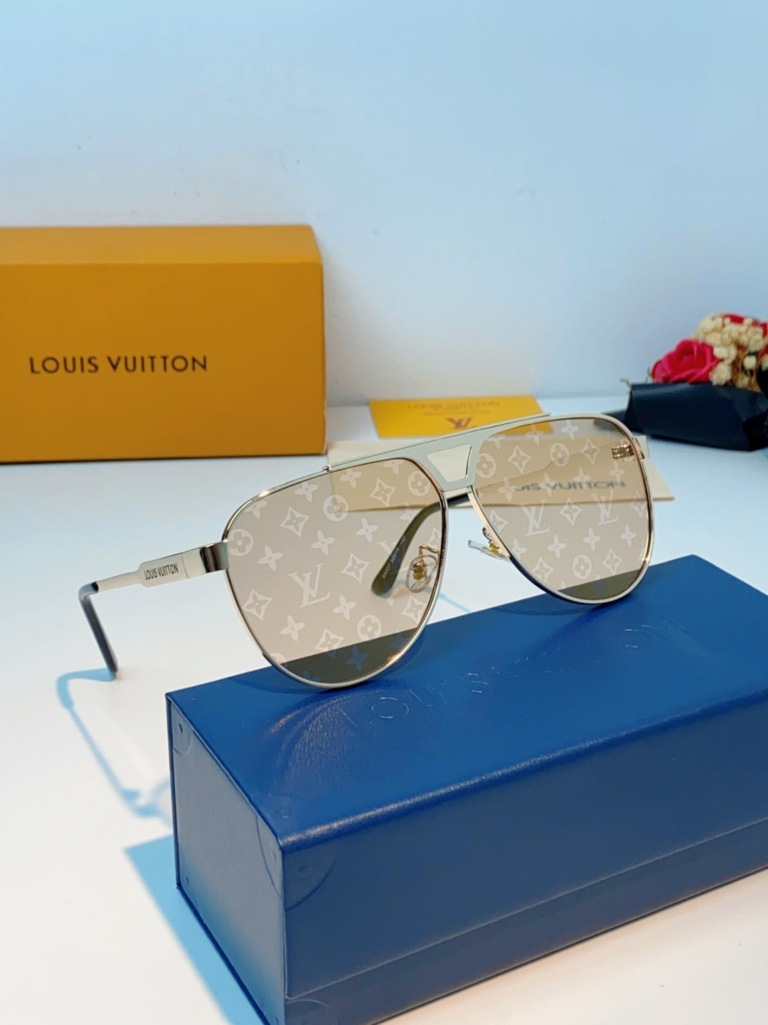 Louis Vuitton Metal Aviator Gold Lens Sunglasses for Men - detail image 10