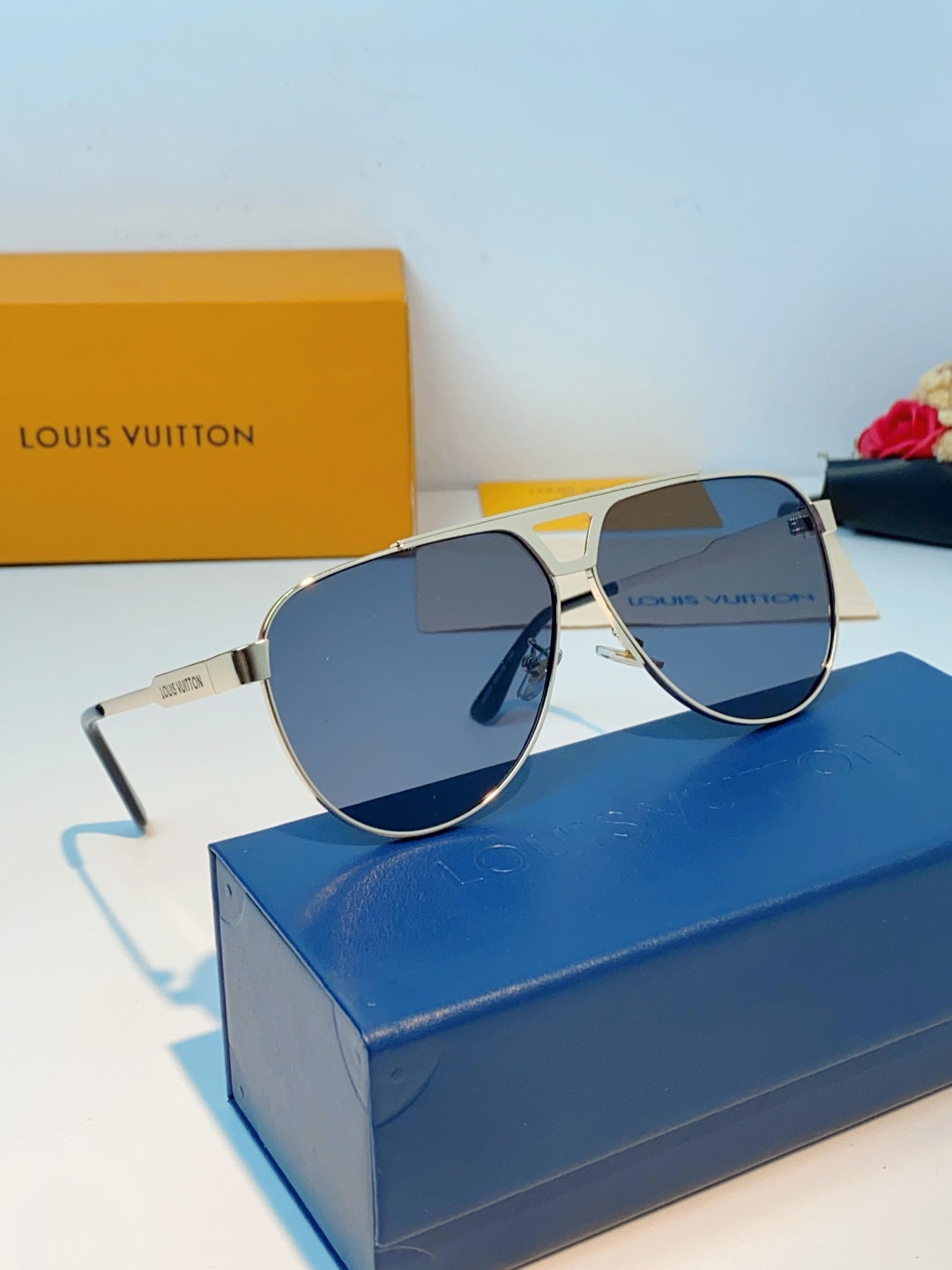 Louis Vuitton Metal Aviator Gray Lens Sunglasses for Men - detail image 10
