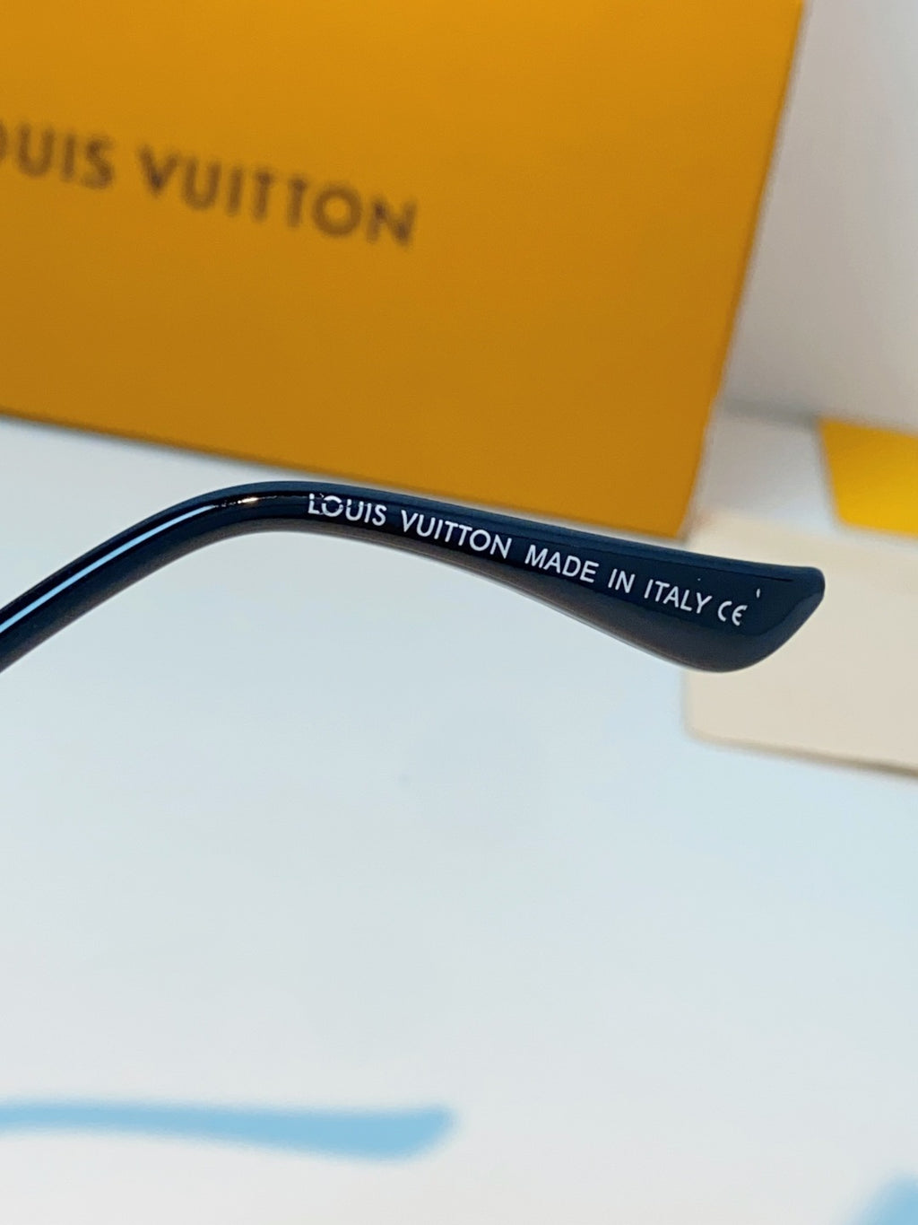 Louis Vuitton Metal Aviator Blue Lens Sunglasses for Men - detail image 8