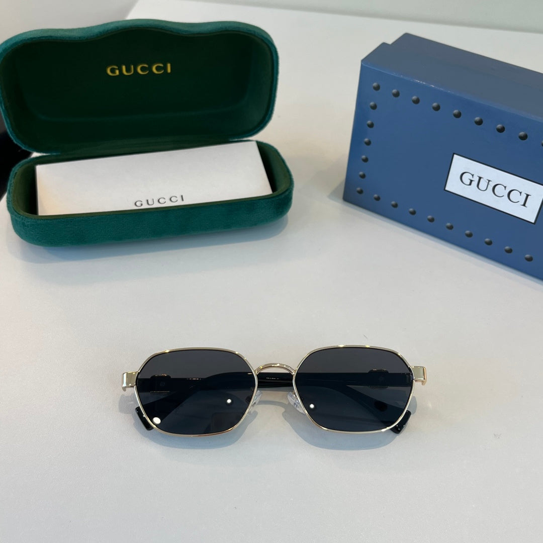 Gucci Oversized Silver Lens Sunglasses for Men & Women - 382149 - detail image 4