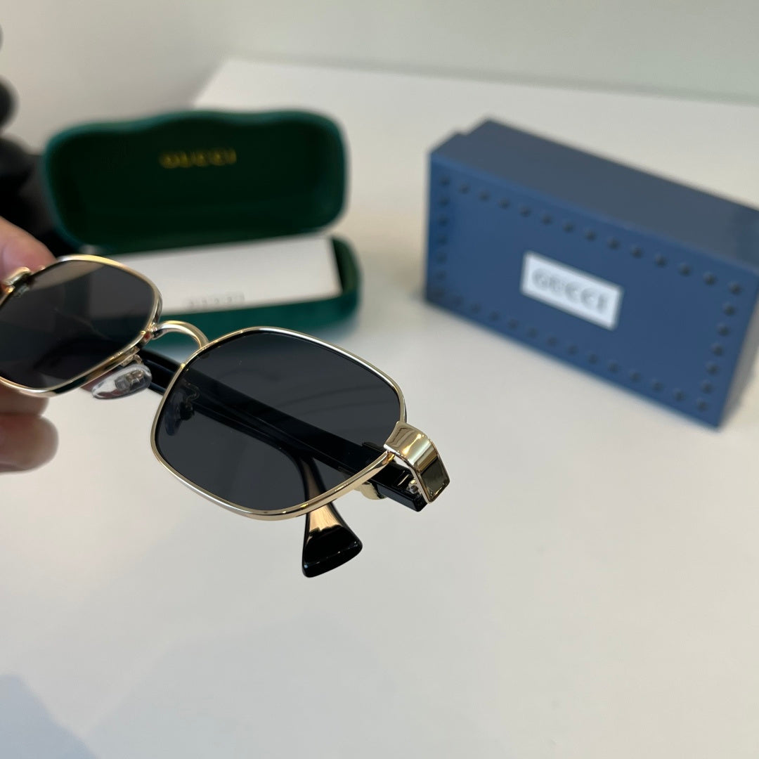 Gucci Oversized Silver Lens Sunglasses for Men & Women - 382149 - detail image 6