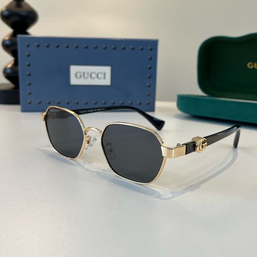 Gucci Oversized Silver Lens Sunglasses for Men & Women - 381952 - detail image 3