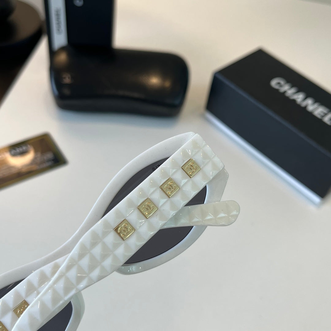 Chanel Oversized Silver Lens Sunglasses for Men & Women - 415294 - detail image 6