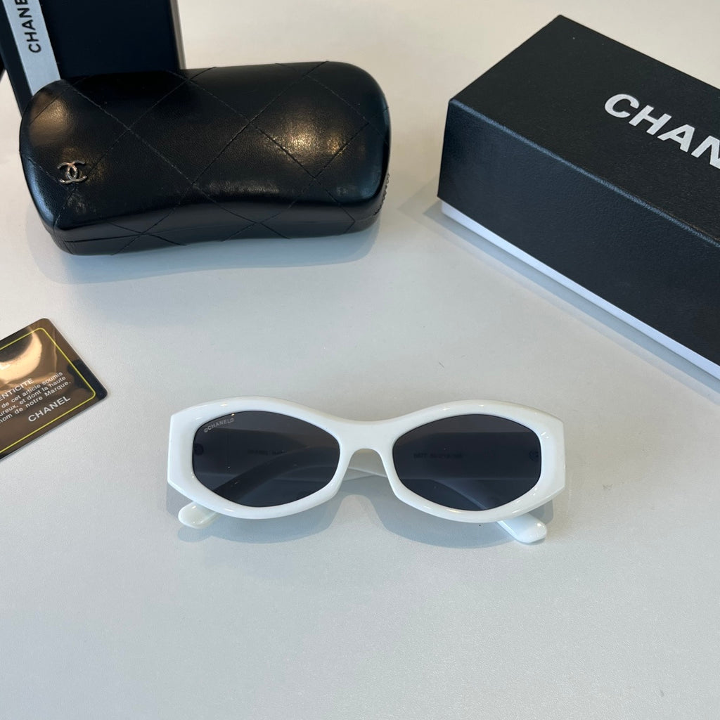 Chanel Oversized Silver Lens Sunglasses for Men & Women - 415294 - detail image 5