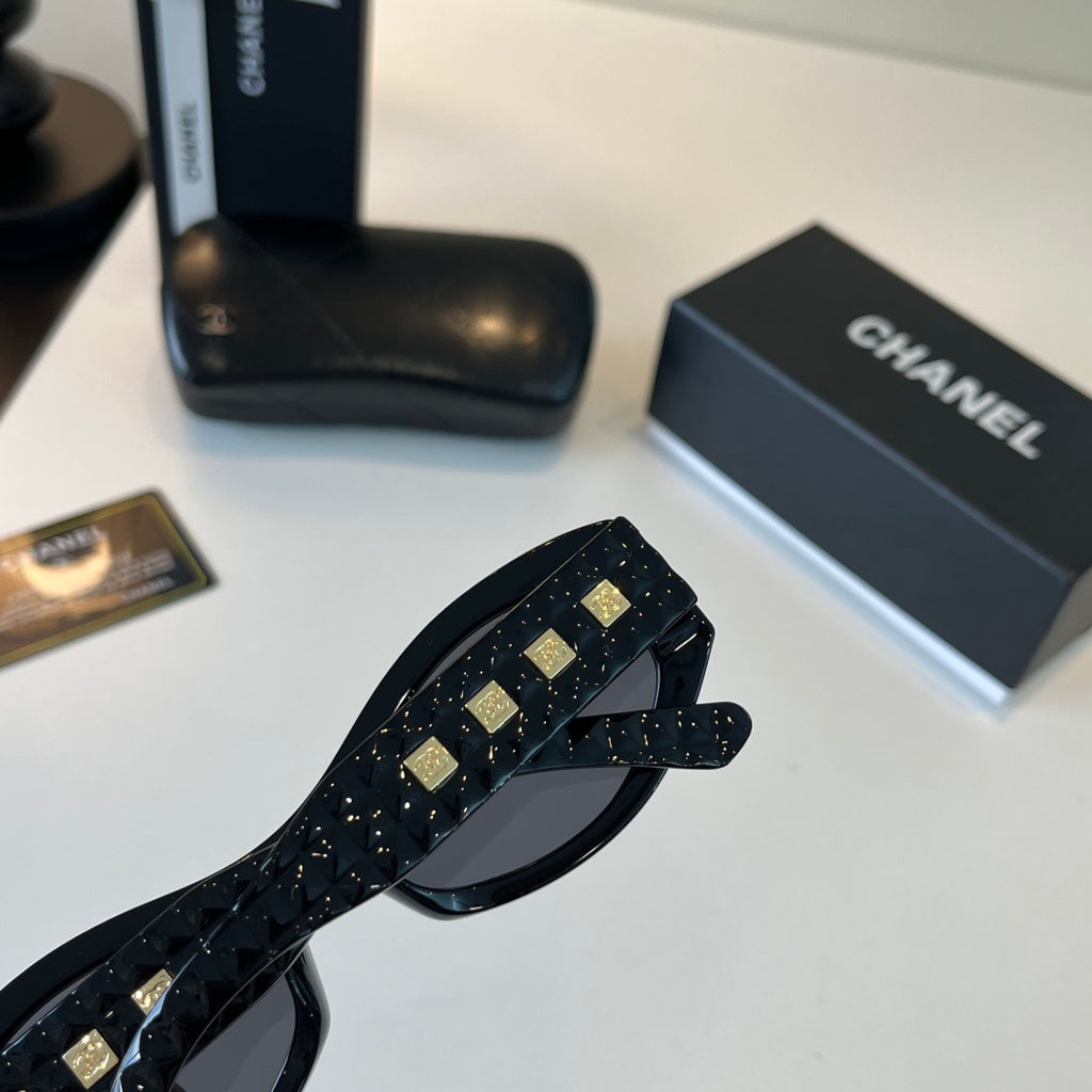 Chanel Oversized Black Lens Sunglasses for Men & Women - 415295 - detail image 6