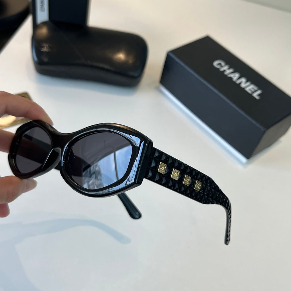 Chanel Oversized Black Lens Sunglasses for Men & Women - 415295 - detail image 4