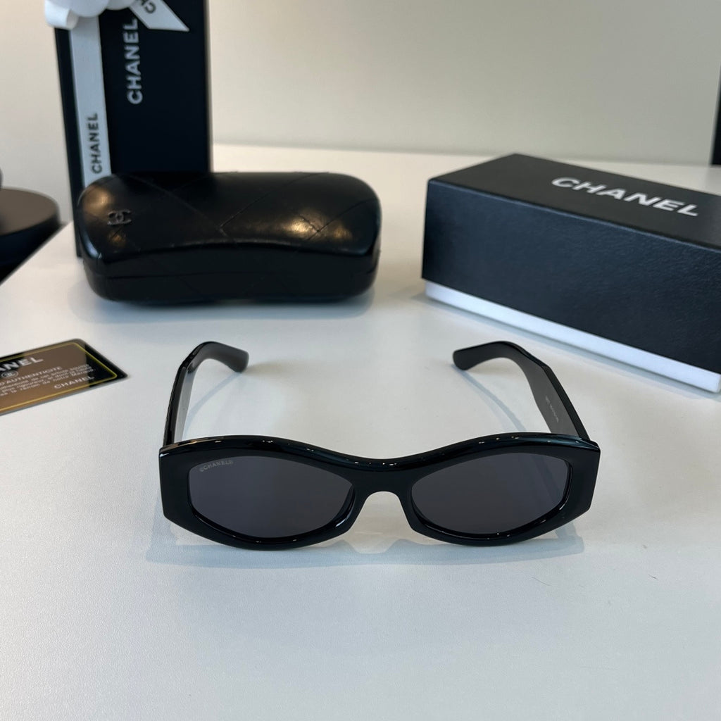 Chanel Oversized Black Lens Sunglasses for Men & Women - 415295 - detail image 2