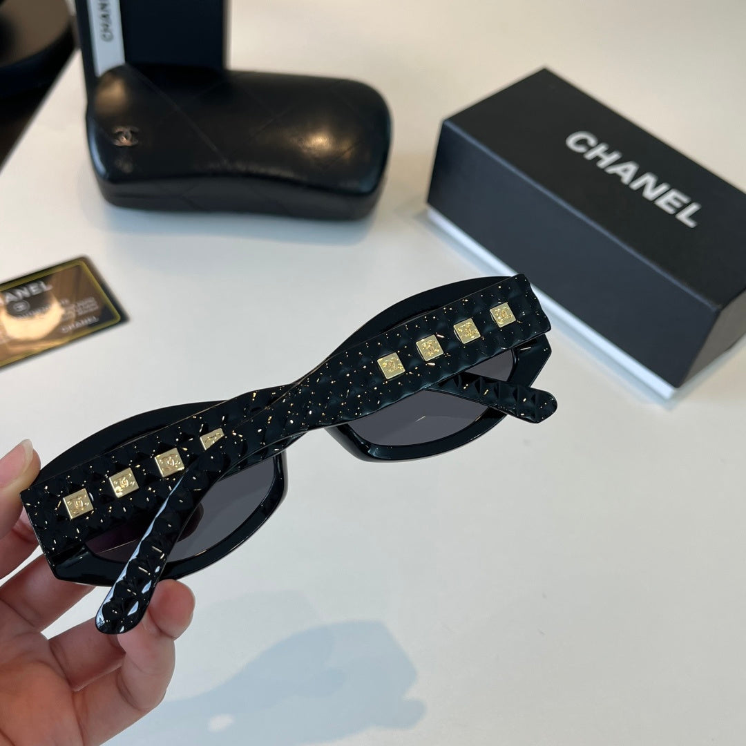 Chanel Oversized Black Lens Sunglasses for Men & Women - 415295 - detail image 7