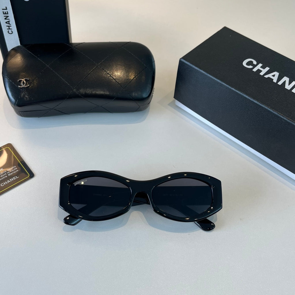 Chanel Oversized Black Lens Sunglasses for Men & Women - 415295 - detail image 5