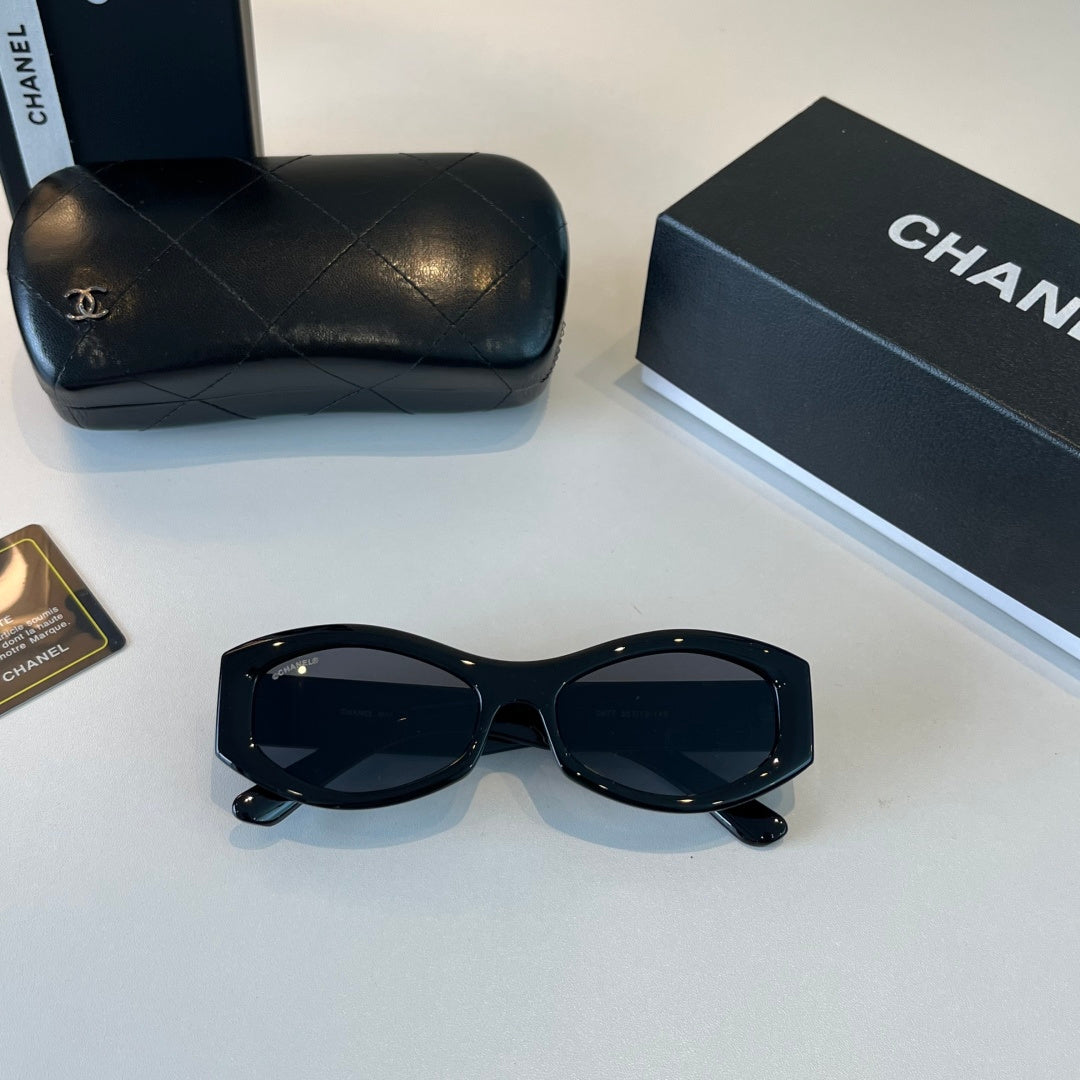 Chanel Oversized Black Lens Sunglasses for Men & Women - 415295 - detail image 5