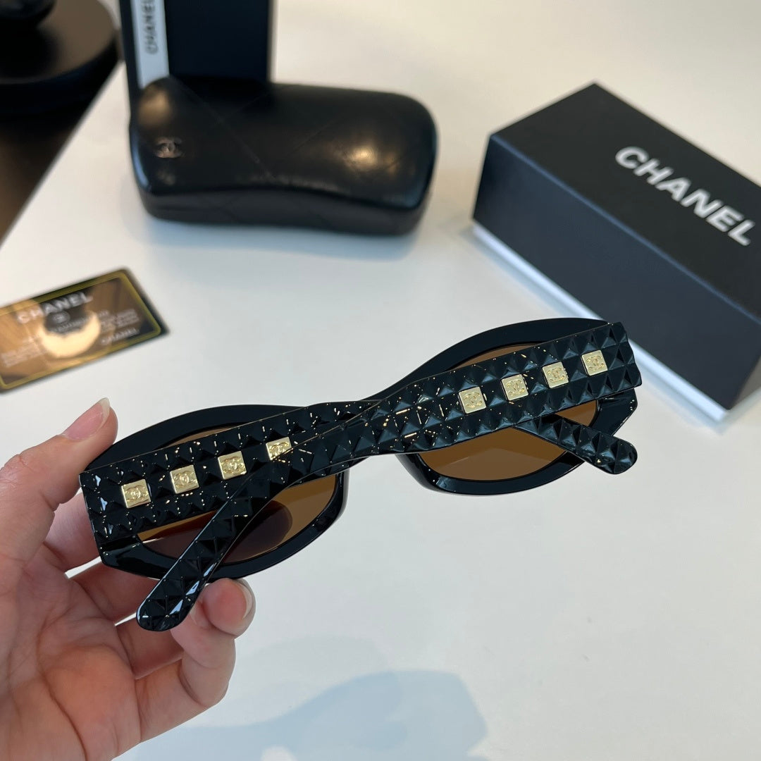 Chanel Oversized Black Lens Sunglasses for Men & Women - 415296 - detail image 7
