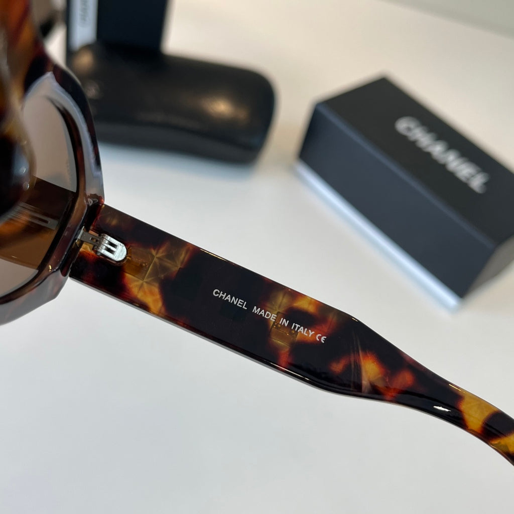 Chanel Oversized Black Lens Sunglasses for Men & Women - 415297 - detail image 8