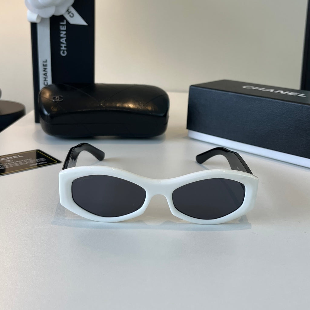 Chanel Oversized Silver Lens Sunglasses for Men & Women - 415298 - detail image 2