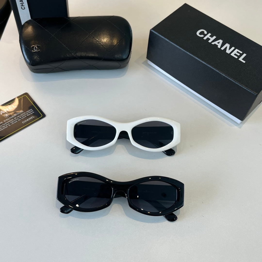 Chanel Oversized Silver Lens Sunglasses for Men & Women - 415298 - detail image 4