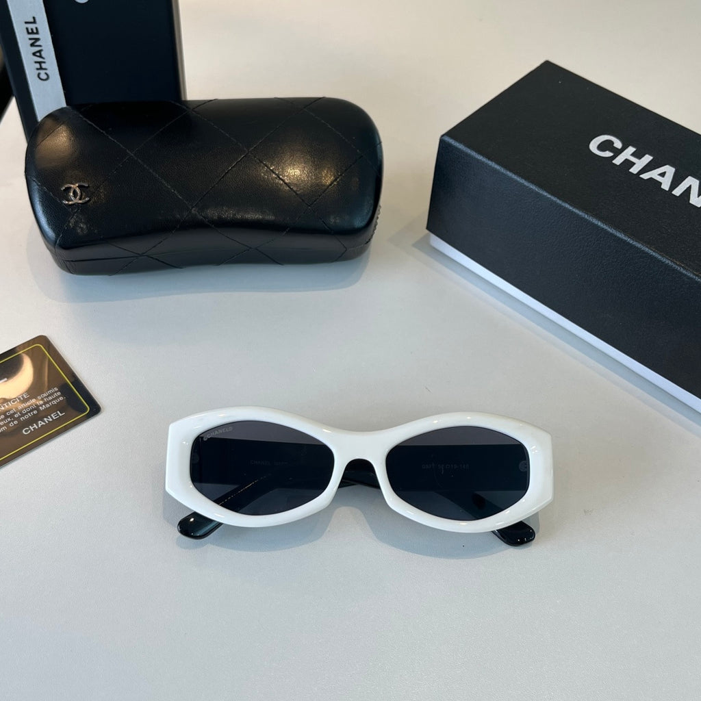 Chanel Oversized Silver Lens Sunglasses for Men & Women - 415298 - detail image 5