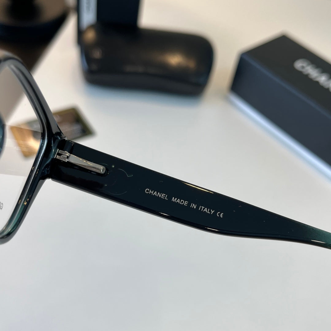 Chanel Oversized Silver Lens Sunglasses for Men & Women - 486651 - detail image 10