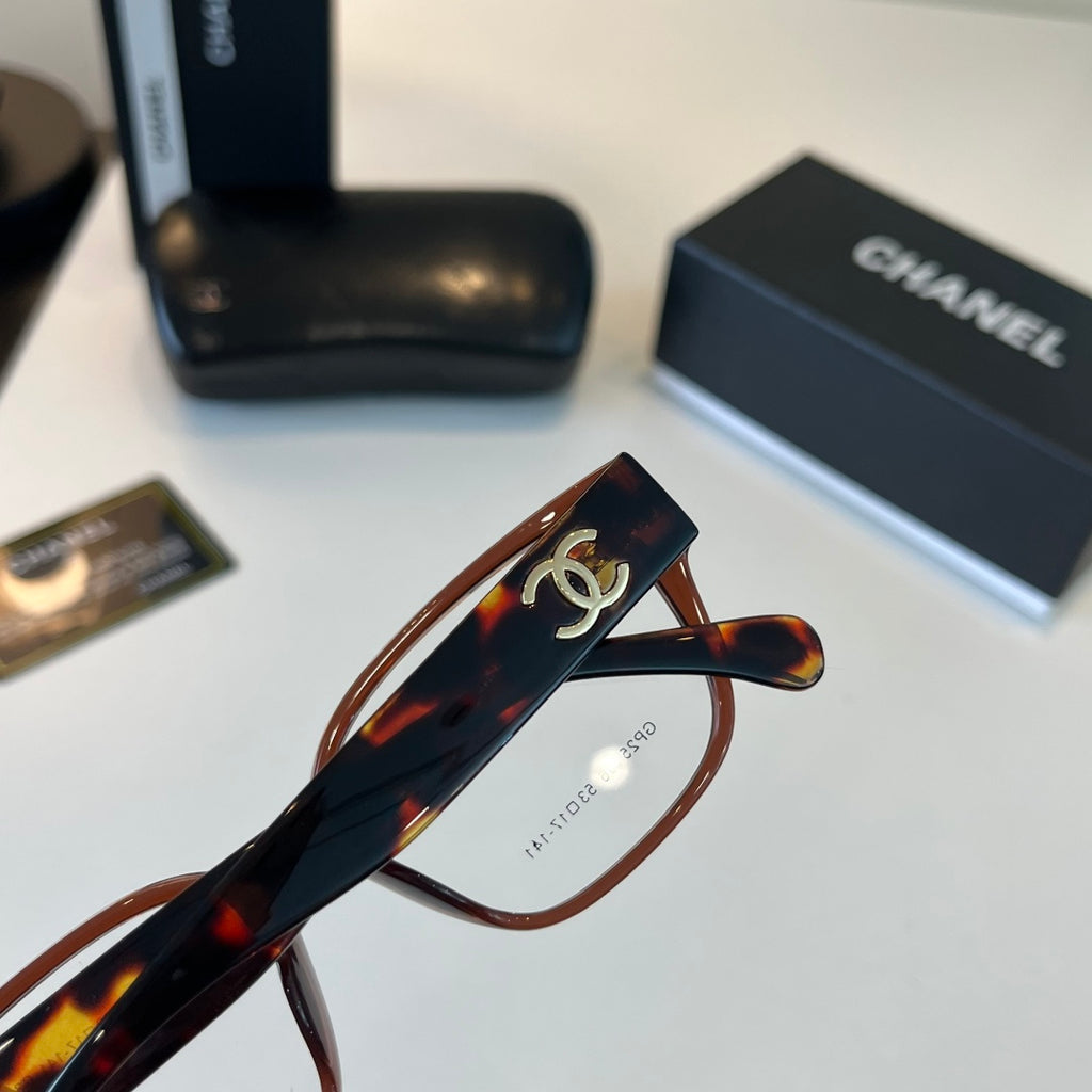 Chanel Oversized Silver Lens Sunglasses for Men & Women - 415301 - detail image 6
