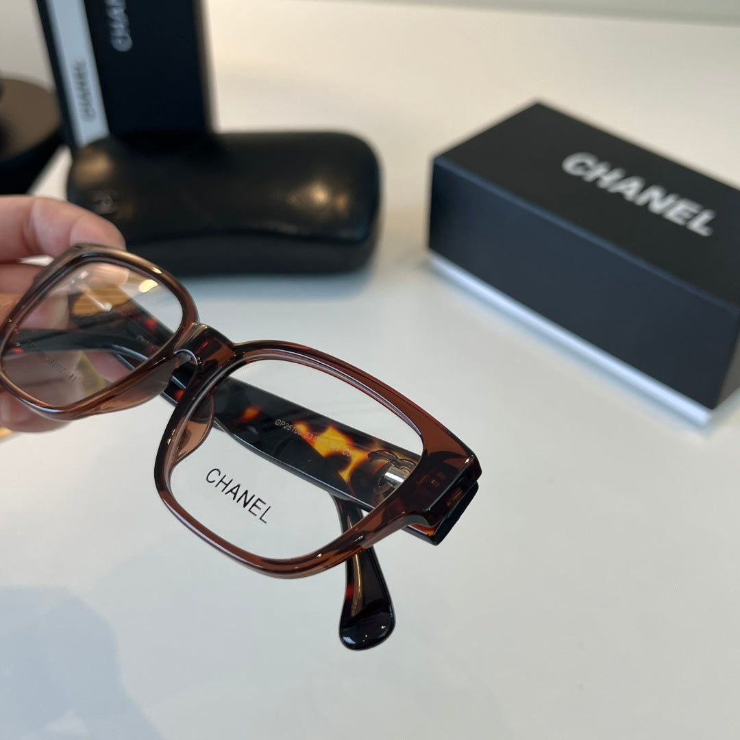Chanel Oversized Silver Lens Sunglasses for Men & Women - 415301 - detail image 5