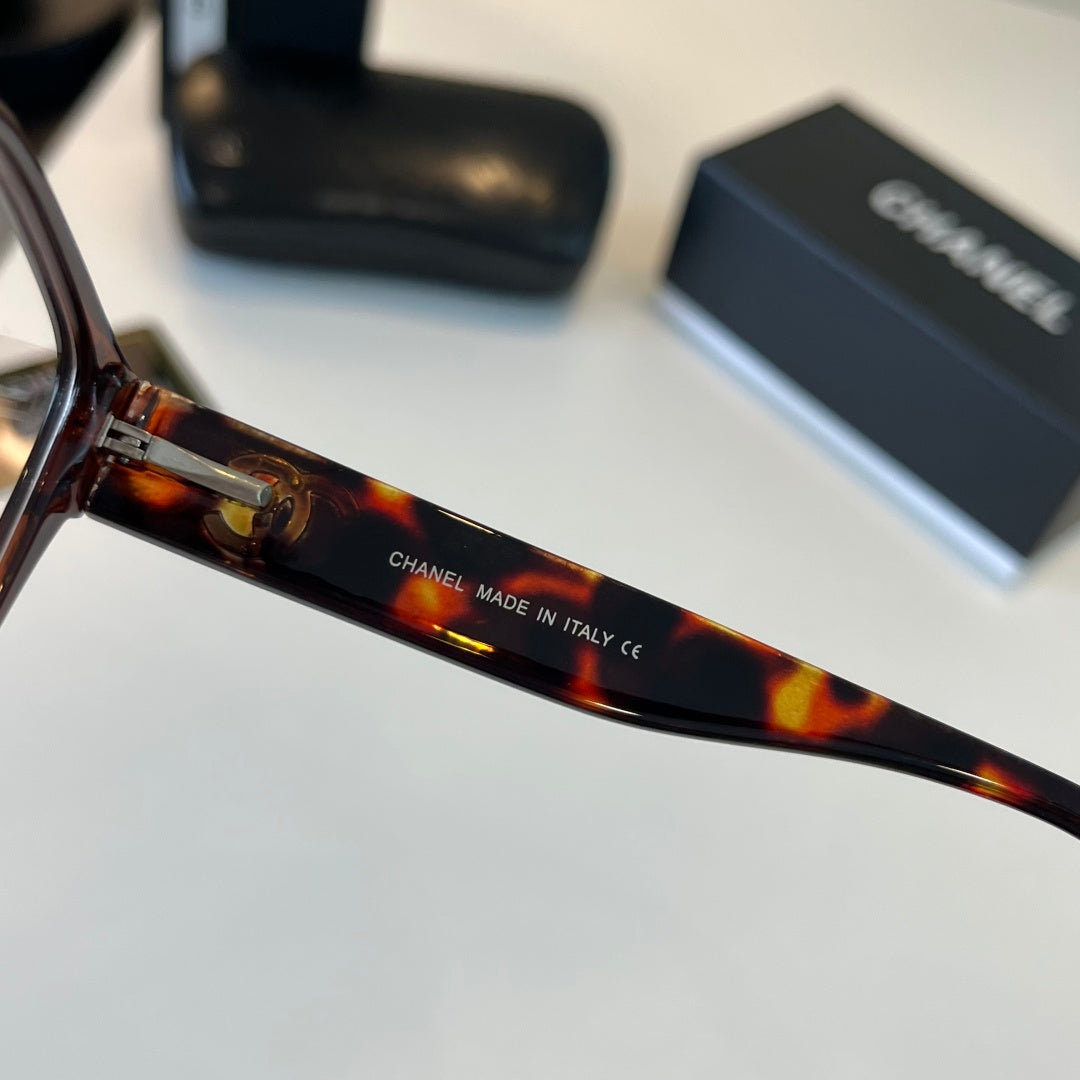 Chanel Oversized Silver Lens Sunglasses for Men & Women - 486652 - detail image 9