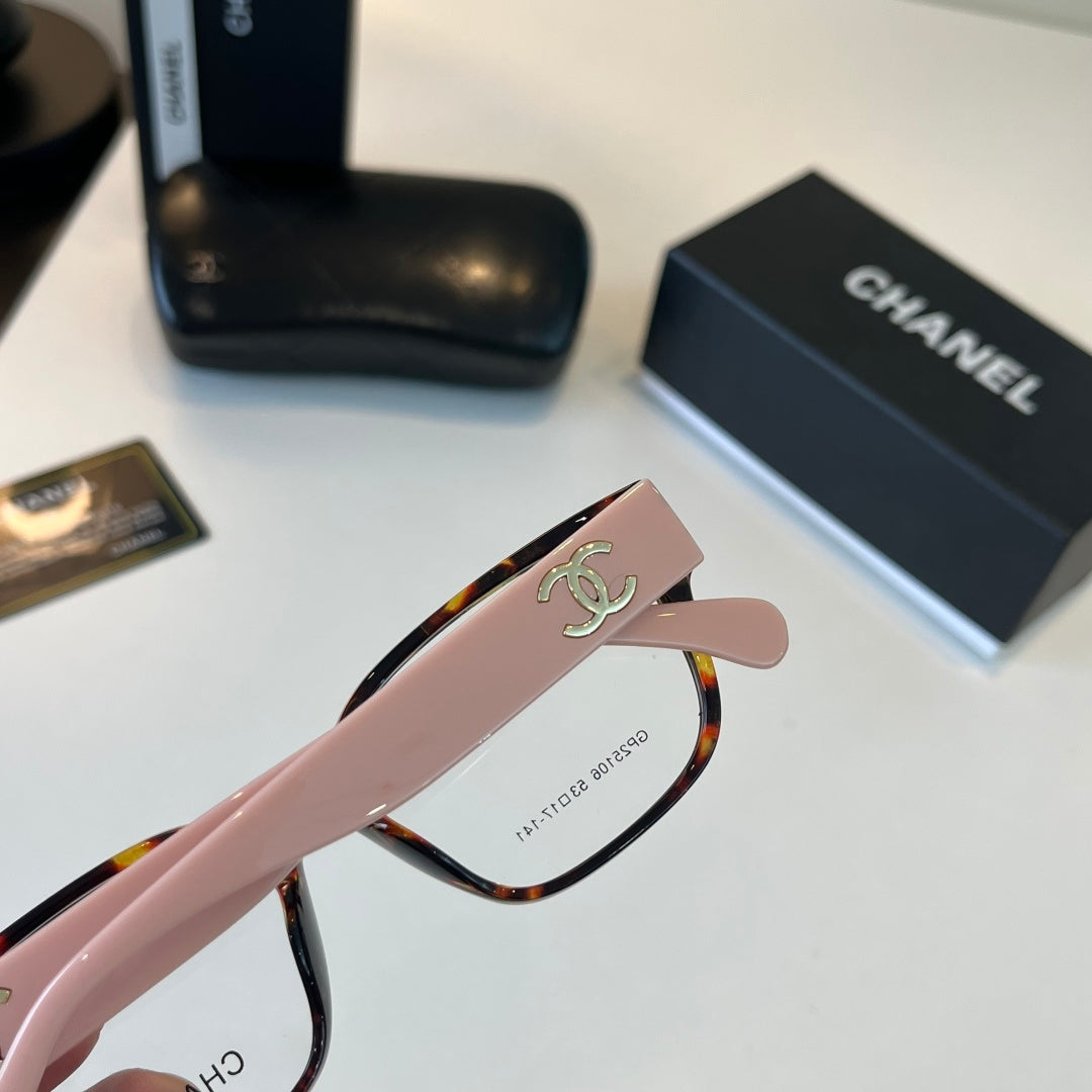 Chanel Oversized Silver Lens Sunglasses for Men & Women - 415302 - detail image 6