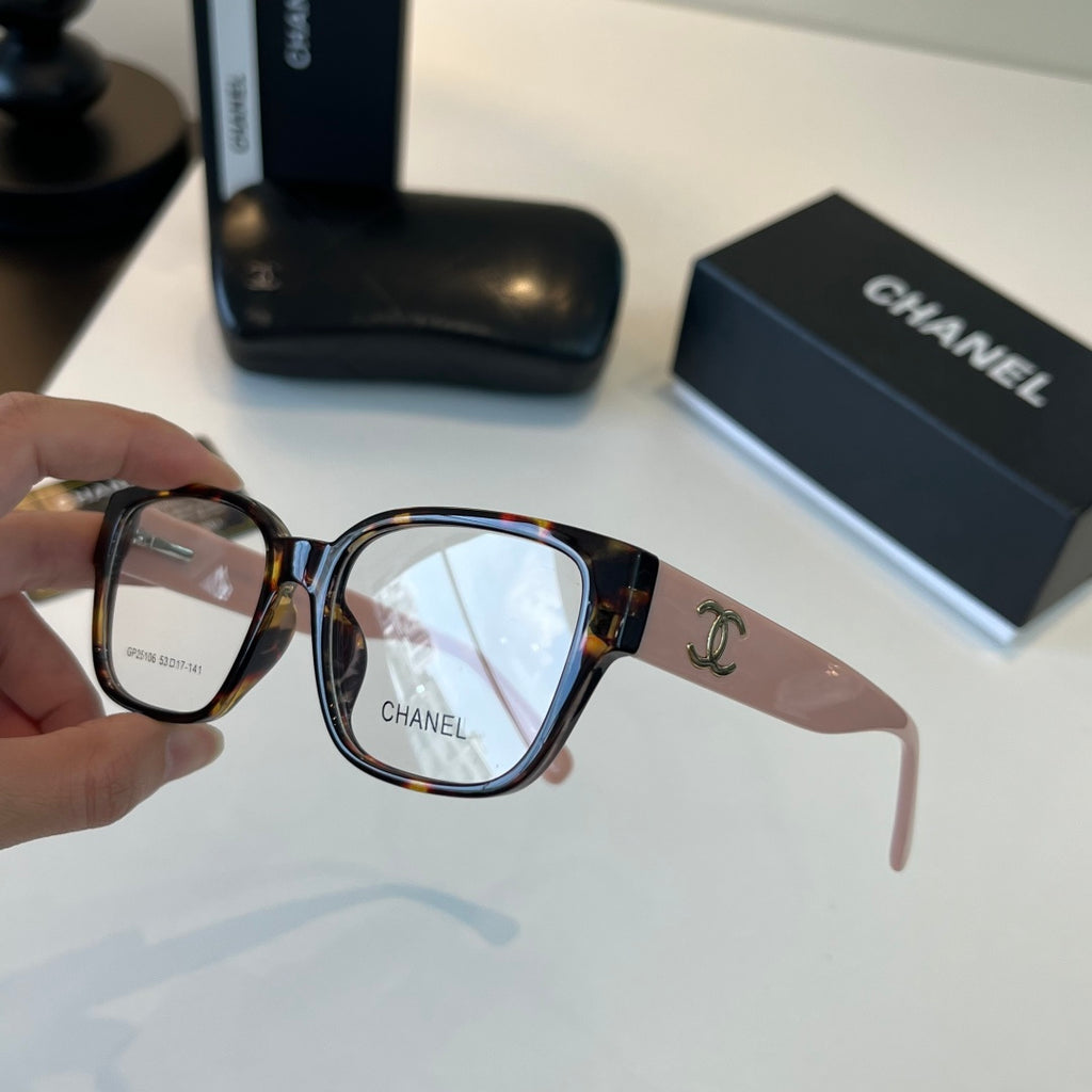 Chanel Oversized Silver Lens Sunglasses for Men & Women - 415302 - detail image 4