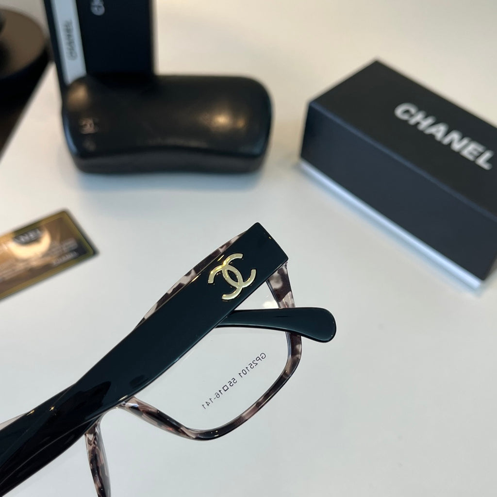 Chanel Oversized Silver Lens Sunglasses for Men & Women - 415304 - detail image 6