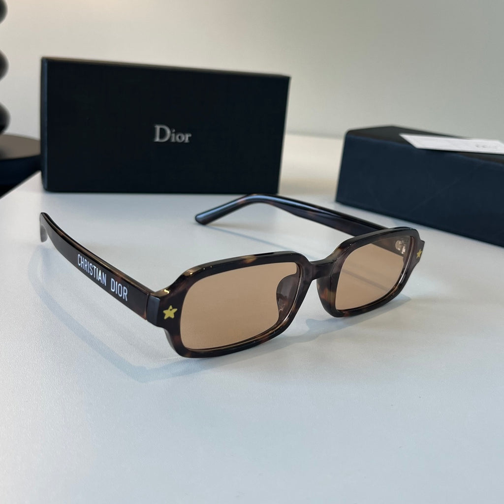 Dior Fashion Silver Lens Sunglasses for Men & Women - 449133
