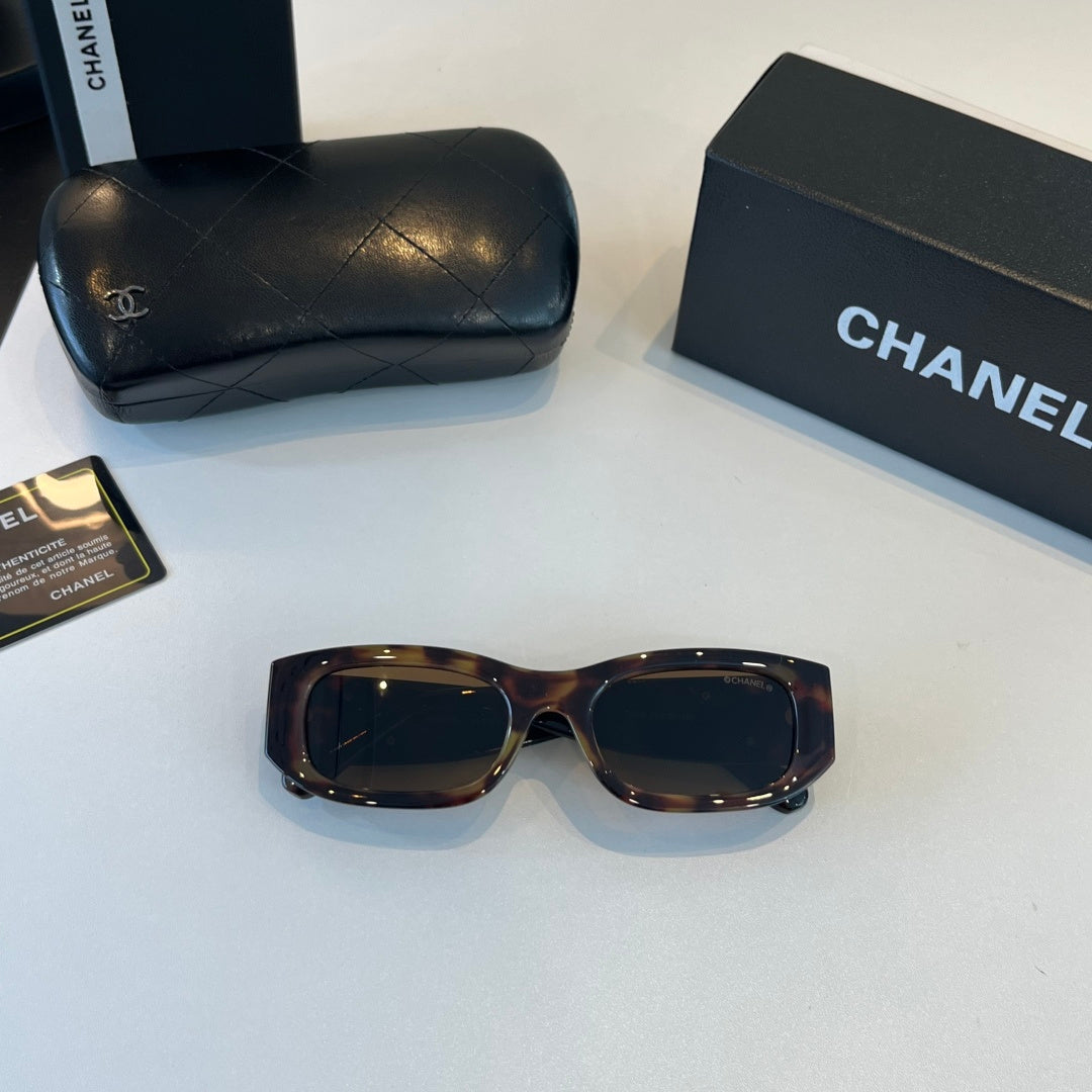 Chanel Fashion Black Lens Sunglasses for Men & Women - 415307 - detail image 4