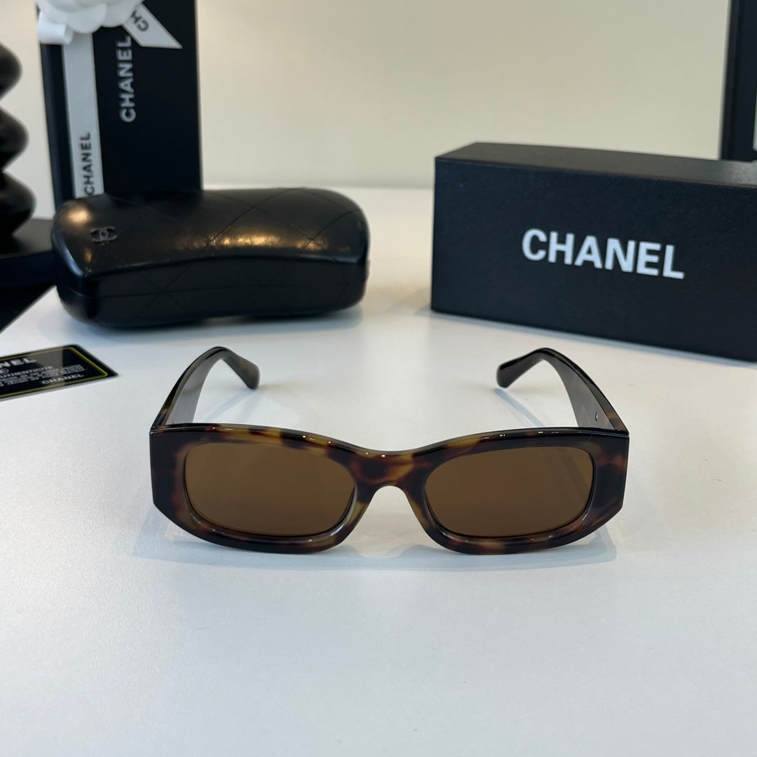 Chanel Fashion Black Lens Sunglasses for Men & Women - 486658 - detail image 2