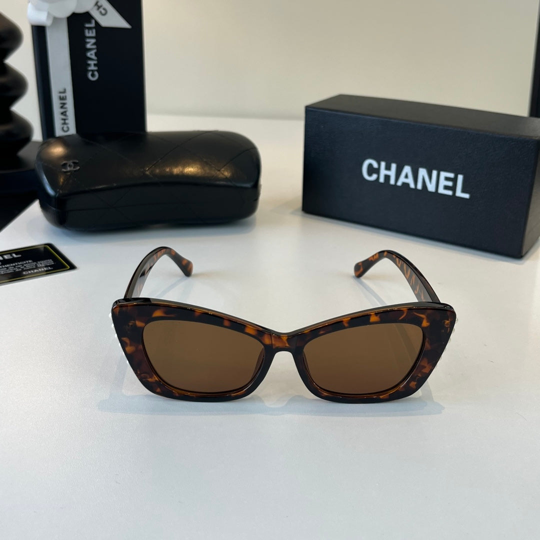 Chanel Fashion Black Lens Sunglasses for Men & Women - 493440 - detail image 2