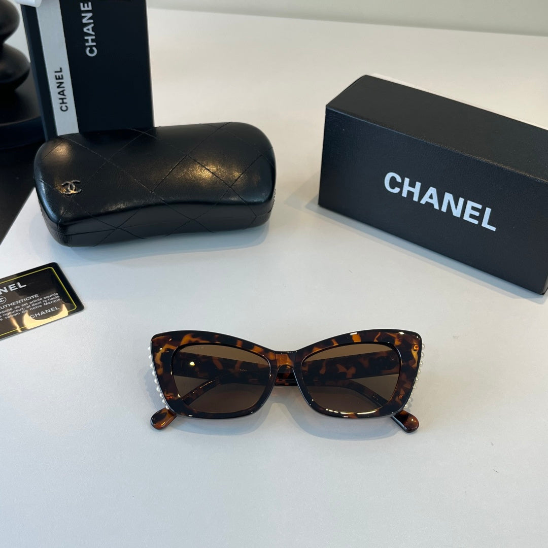 Chanel Fashion Black Lens Sunglasses for Men & Women - 358118 - detail image 4