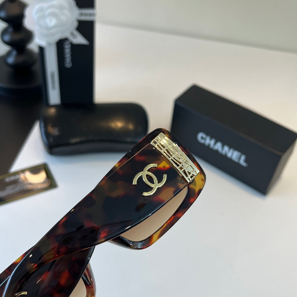 Chanel Fashion Black Lens Sunglasses for Men & Women - 358101 - detail image 7