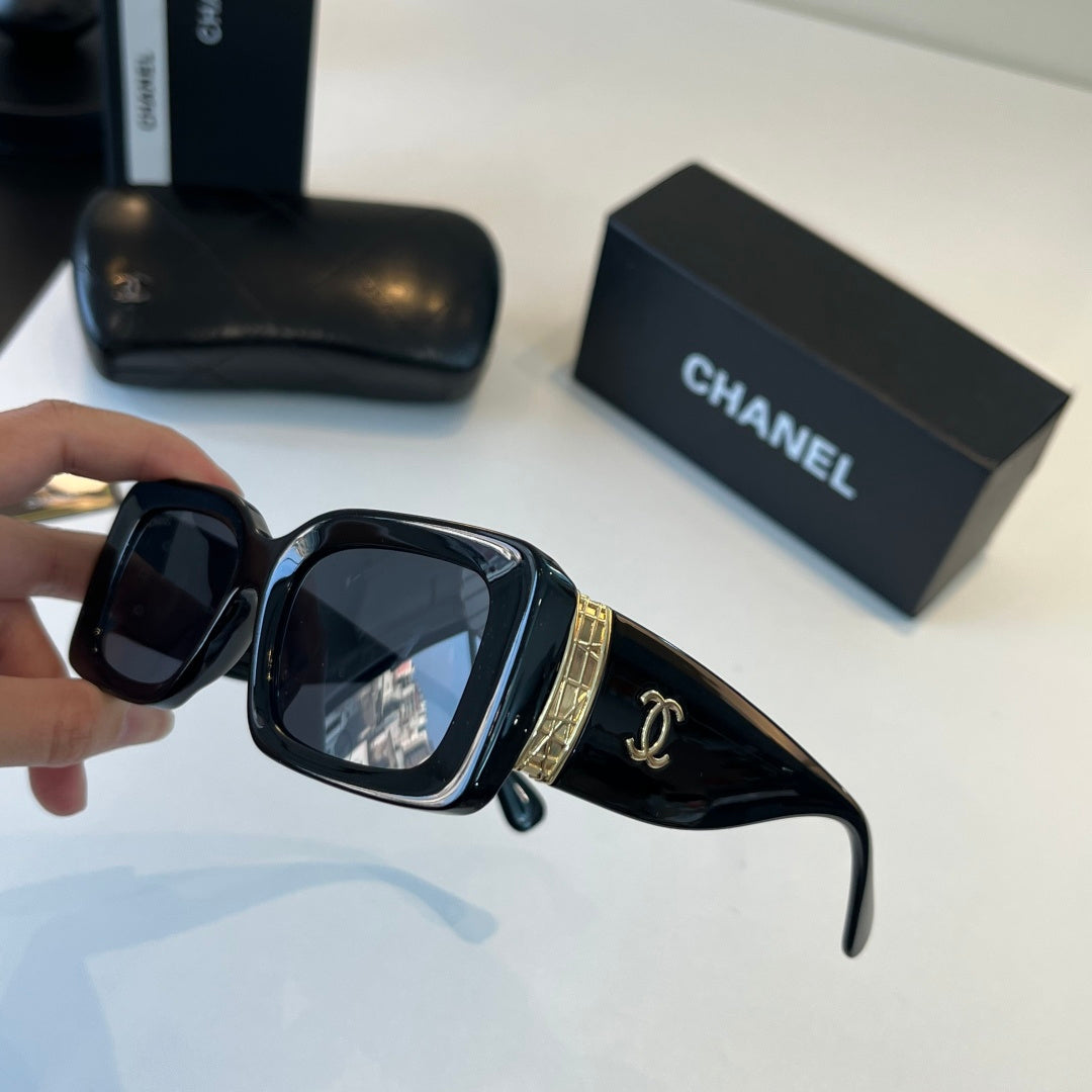 Chanel Fashion Black Lens Sunglasses for Men & Women - 358102 - detail image 4